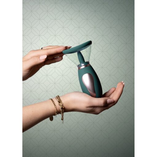 BOMBA RECARREGÁVEL PARA VULVA E SEIOS ENHANCE FOREST GREEN PUMPED - Image 6