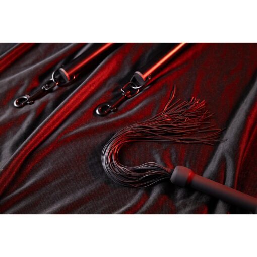 CHICOTE EM SILICONE PRETO OUCH! - Image 5